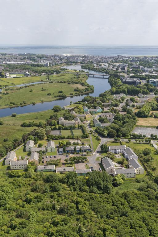 Corrib Village Apartments University Of Galway Extérieur photo